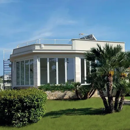 Torrelama & Breakfast 4* Trani